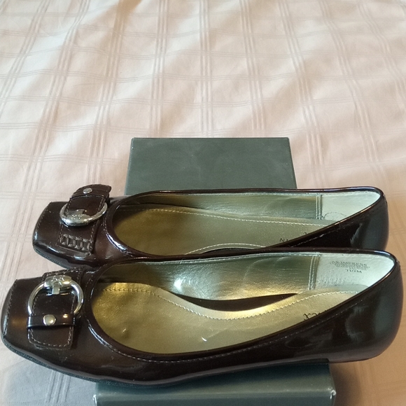 Anne Klein iflex Leather Flats - Picture 2 of 8